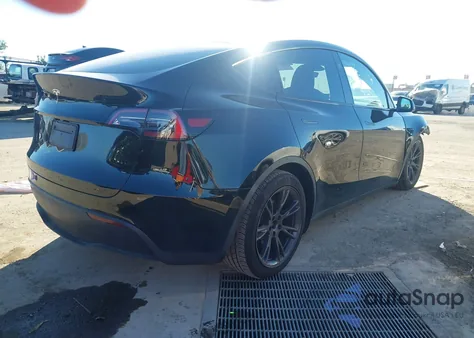2025 Tesla Model Y Long Range Dual Motor Rear-Wheel Drive from USA, damaged, VIN 7SAYGDED4SF234313